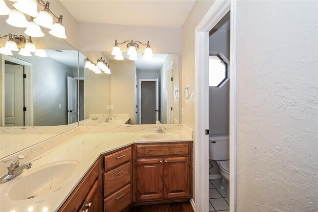 Building Photo - 3701 Harmony Dr