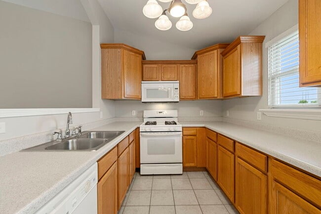 Building Photo - 2502 Alpha Ct E