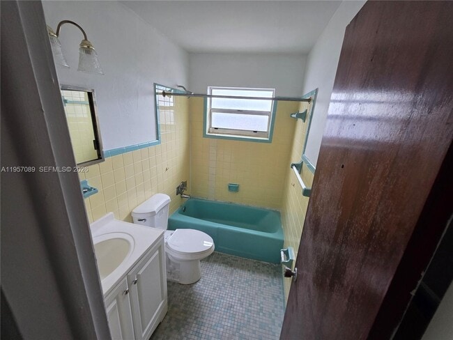 Building Photo - 45 E 11th St