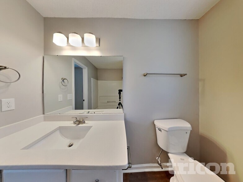 Building Photo - 69 Gray Ghost St