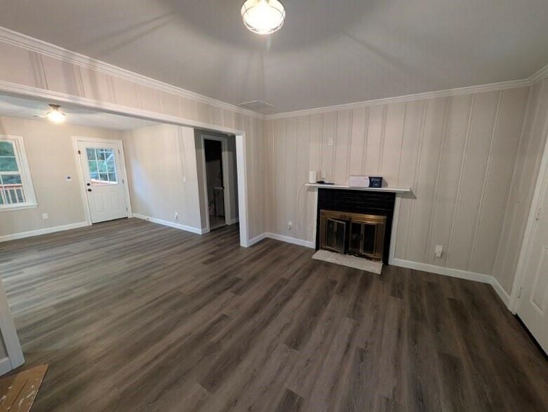 Building Photo - 2839 Five Forks Trickum Rd SW