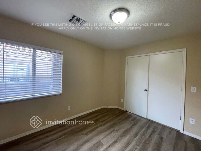 Building Photo - 13043 W Via Camille