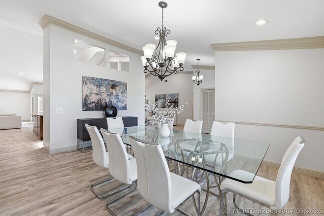 Building Photo - 15600 Rolling Meadows Cir