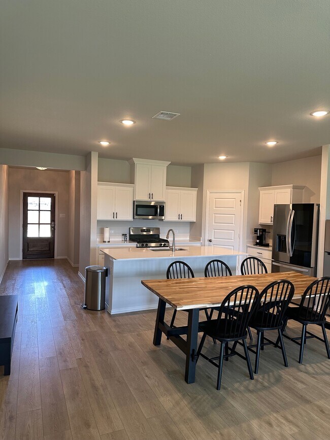 Building Photo - 2014 Sycamore Rdg Trl