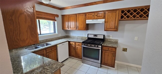 Building Photo - 6311 Dawnridge Dr