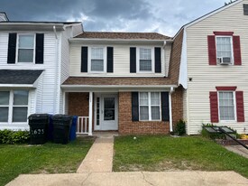 Building Photo - 1623 Sudbury Ct