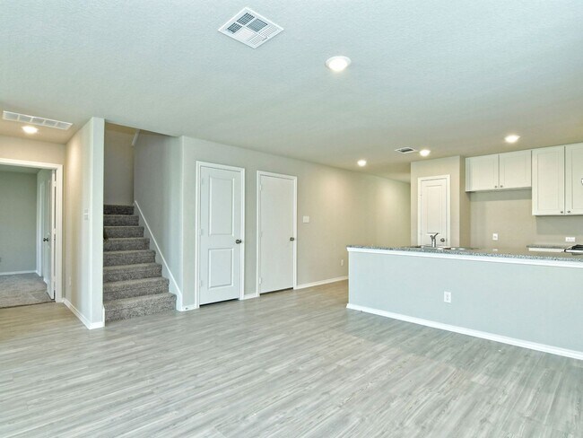 Building Photo - 4 BR/2.5 BA - 1874 SF in San Antonio - WATERWHEEL!!!