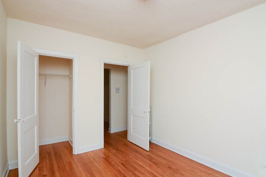 Building Photo - 2617 N Spaulding Ave