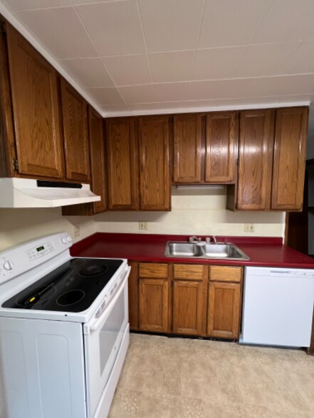 Building Photo - 491 S Main St