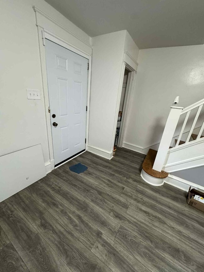 Primary Photo - 3948 Howland St