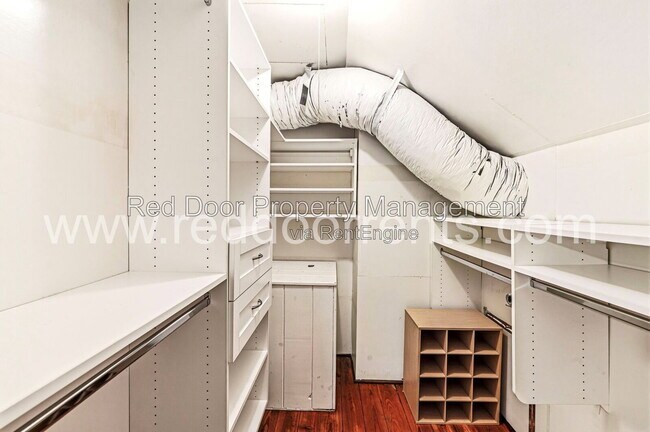 Building Photo - 129 E 49th St