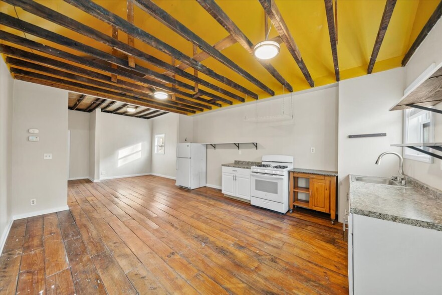 Building Photo - 1822 Holly St