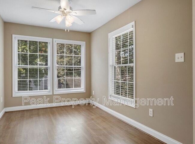 Building Photo - 3307 Grove Ave