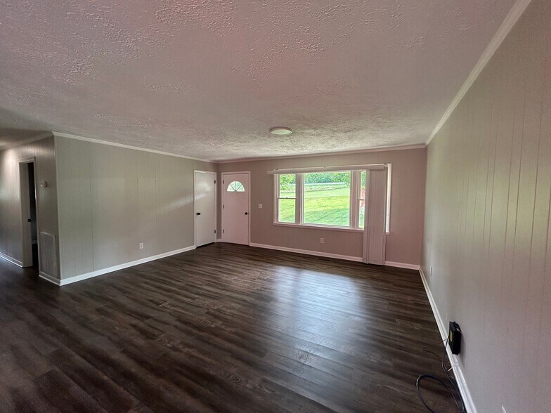 Building Photo - 147 Riddleton Cir