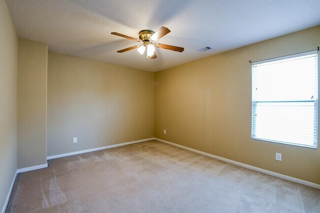 Building Photo - 4819 Fair Oak Dale Ln