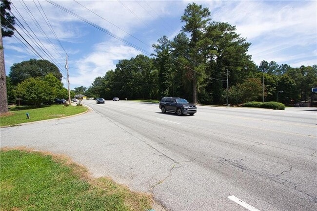 Building Photo - 1835 Lawrenceville Hwy