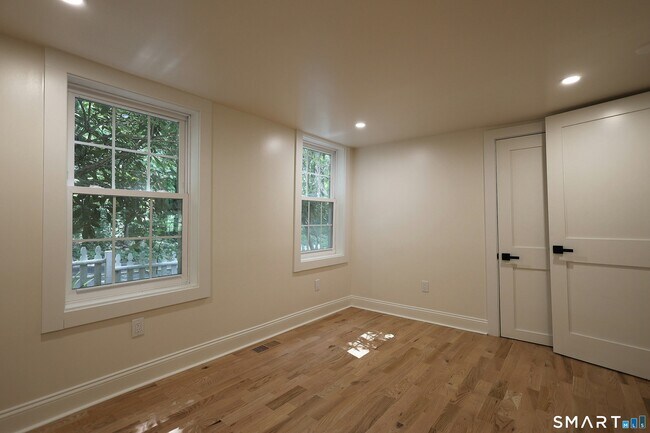 Building Photo - 37 Peaceable St