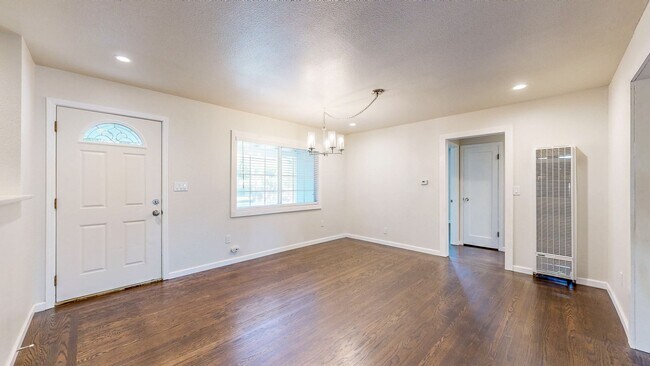 Building Photo - 1720 Ditty Ave