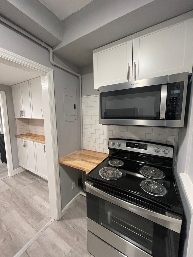 Building Photo - 89 Dubois St