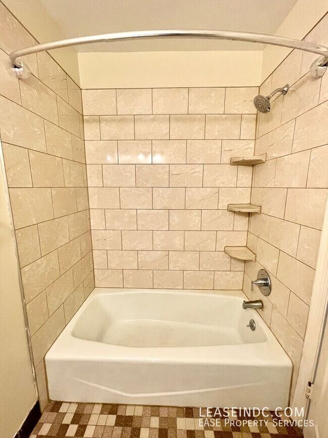 Building Photo - 1501 R St NW