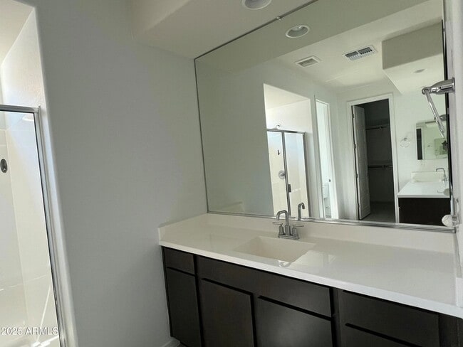 Building Photo - 8757 W Rancho Dr