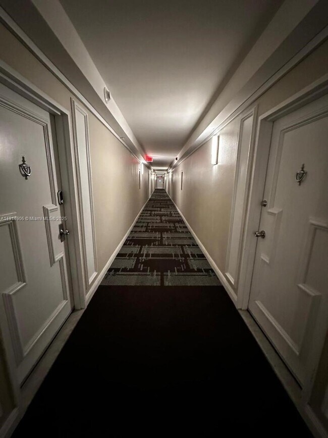 Building Photo - 5600 Collins Ave