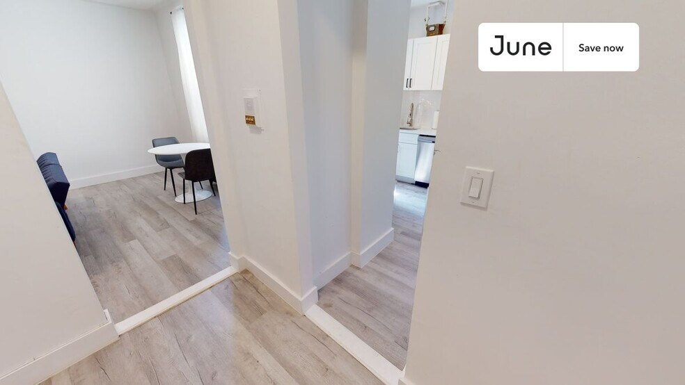 Building Photo - 609 W 151st St
