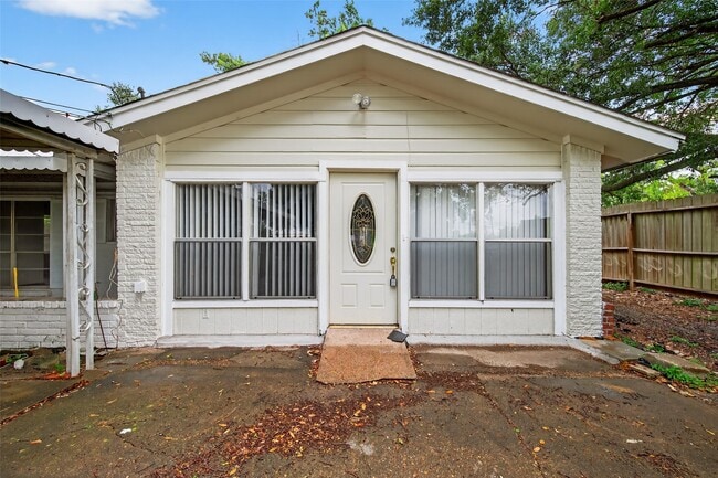 Building Photo - 3438 5th St