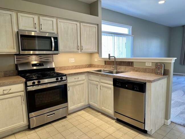 Building Photo - 4313 Dillon St