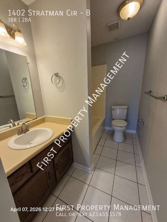 Building Photo - 1402 Stratman Cir