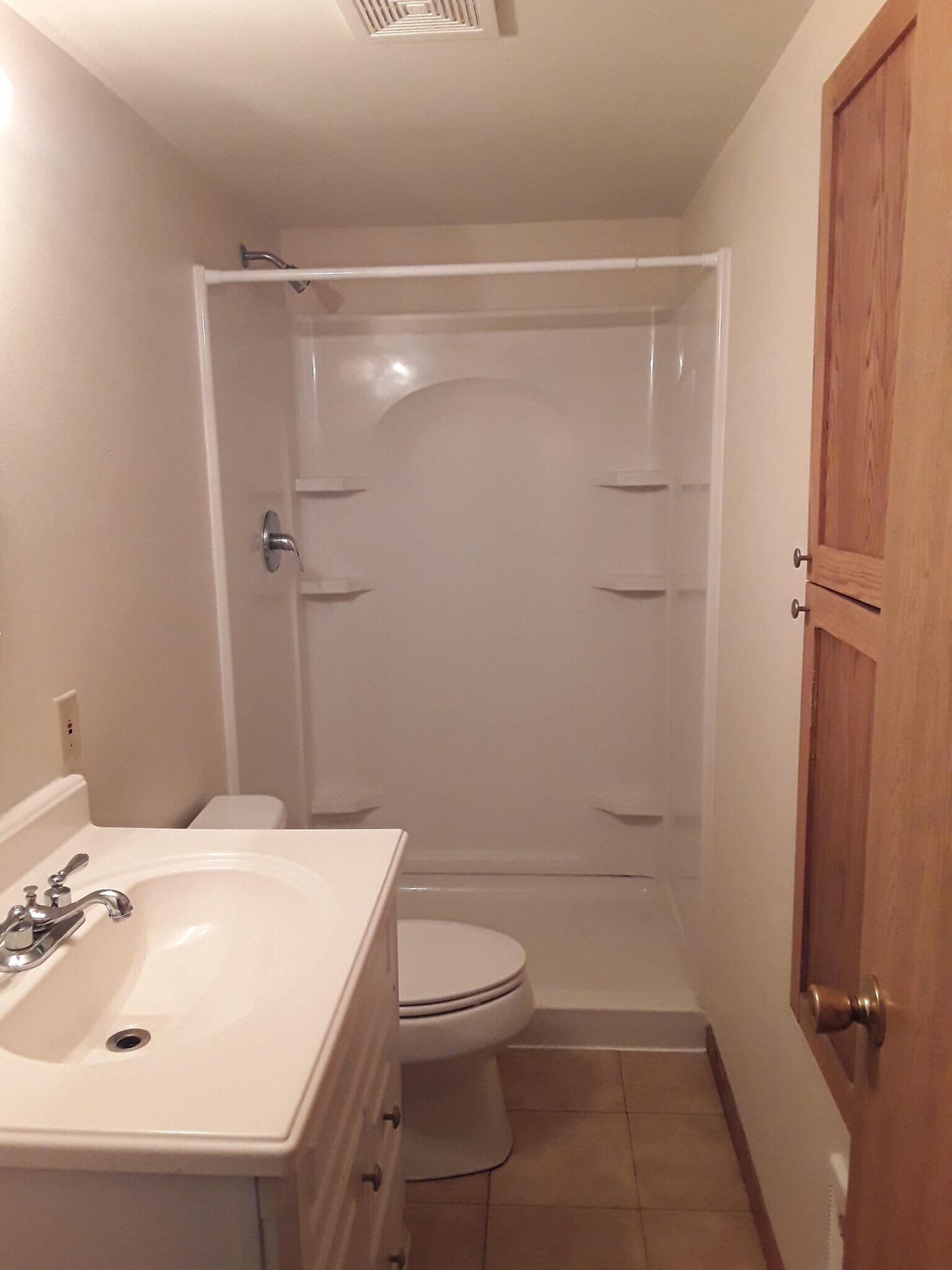 Downstairs bathroom - 706 8th St N