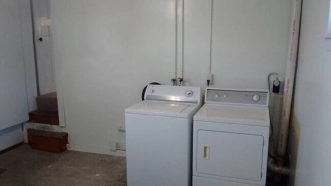 Laundry Room - 164 S River St