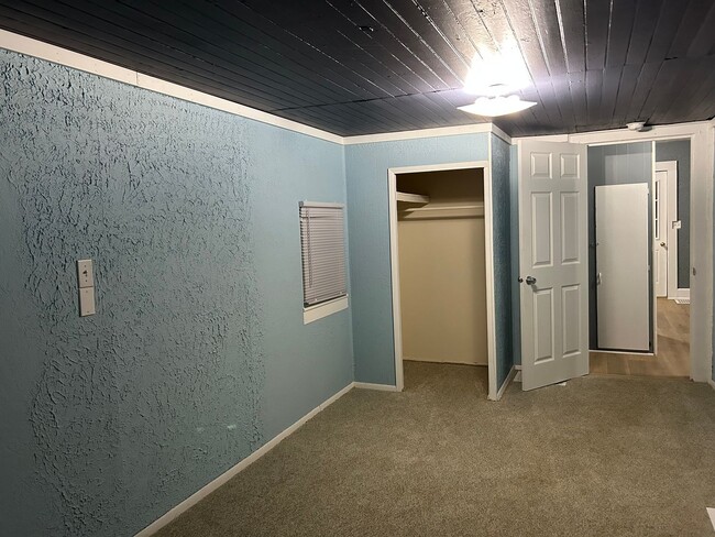 Building Photo - Unique 3-Bedroom, 2-Bathroom Home with Mother-In-Law Suite – $1,600/Month