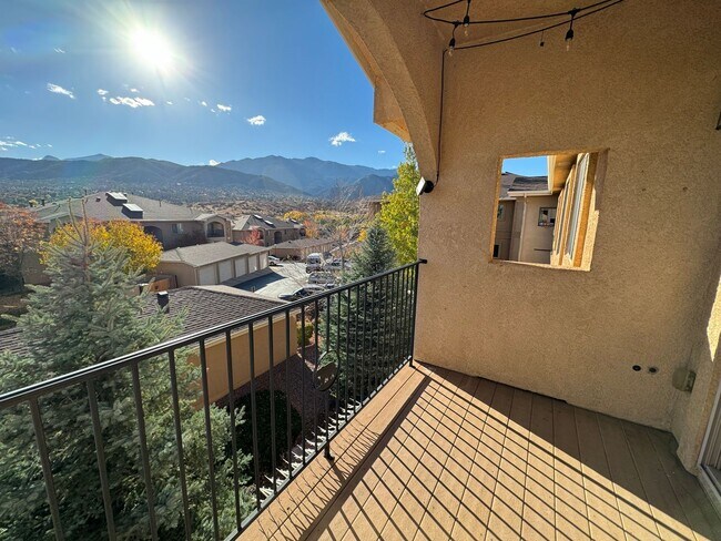 Building Photo - Cozy 3 Bedroom Condo Near Bear Creek Park ...