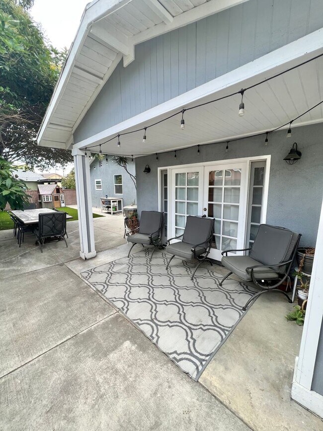 Building Photo - Spacious Remodeled Home Near El Dorado Park