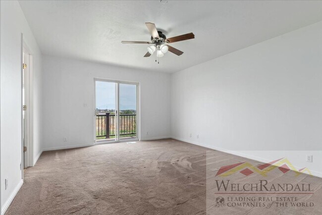 Building Photo - Spacious Single Family Home With Attached ...