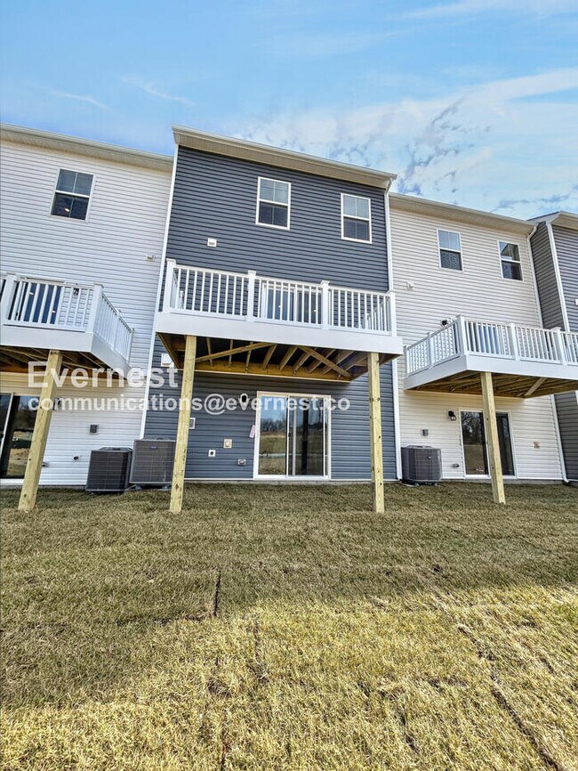 Building Photo - SPECIAL PROMOTION / Brand New 4 Bed/3.5 Bath Townhome with Garage / Pet-Friendly / Available Now!