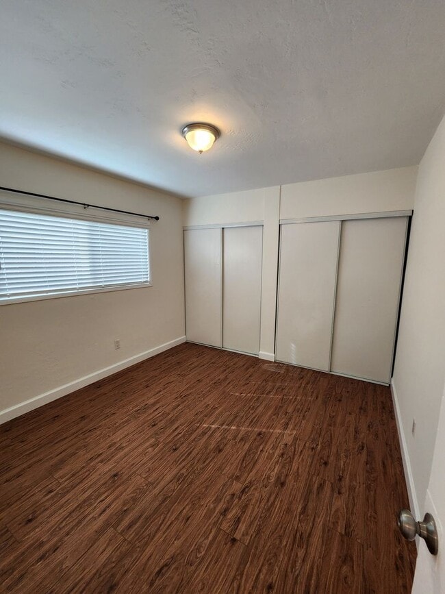 Building Photo - Remodeled 2 Bedroom Condo