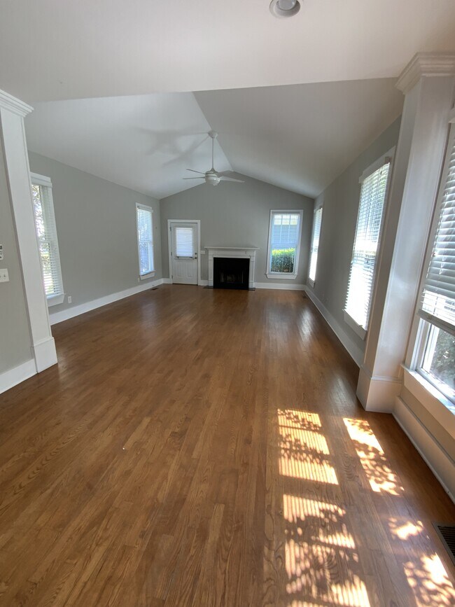 Building Photo - 1641 Carriage Ridge Dr