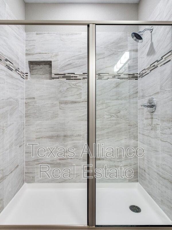 Building Photo - 3207 Karen St