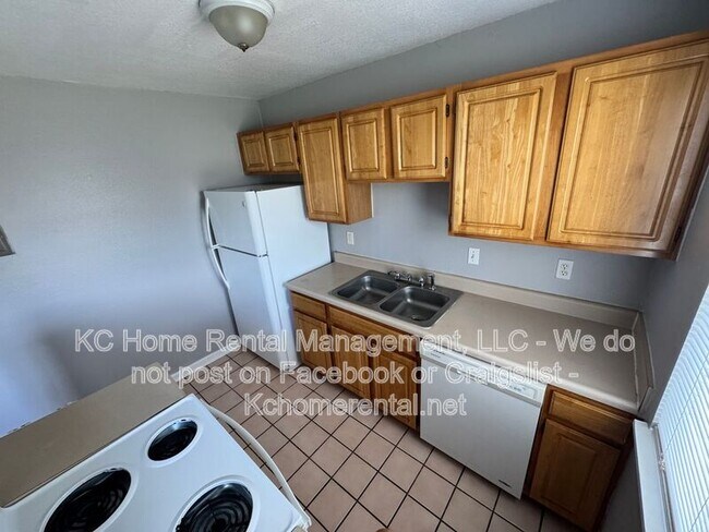 Building Photo - 804 Saddlewood St