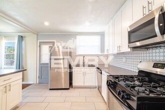 Building Photo - New 3 bed 1 bath house in Los Angeles CA 90063