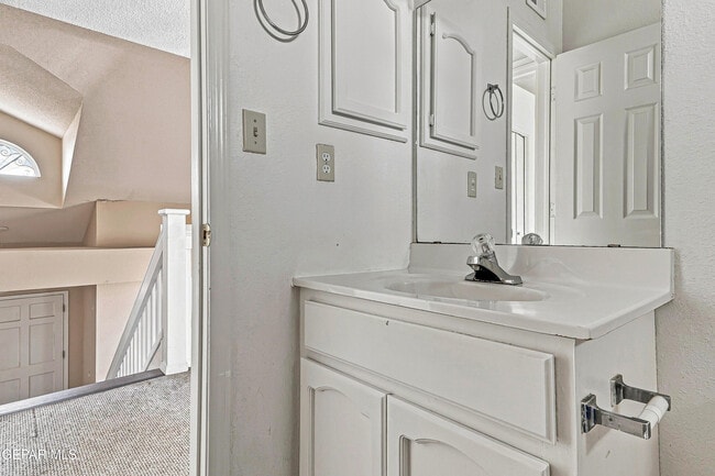 Building Photo - 4645 Loma De Plata Dr