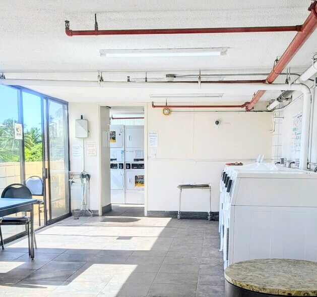 Building Photo - 444 Niu St