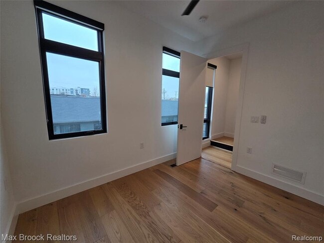 Building Photo - 1640 Bagley St