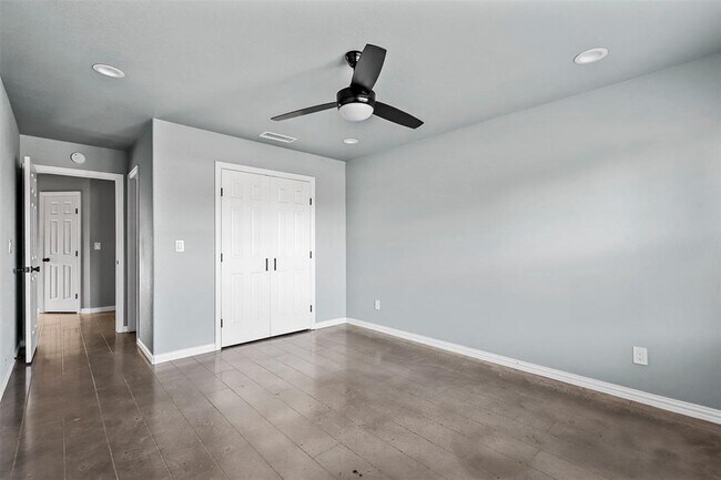 Building Photo - 6301 Hunterwood Dr