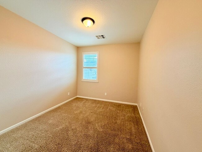 Building Photo - 1715 Dark Horse Rd