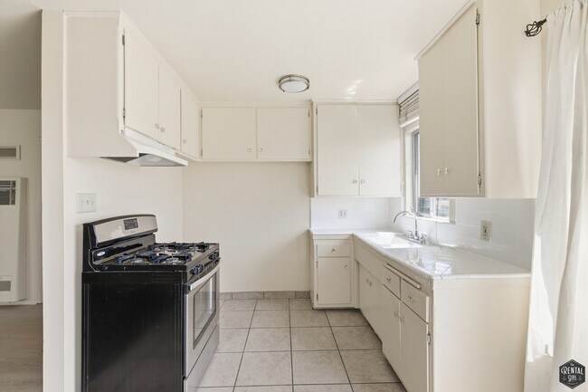 Building Photo - 3757 Glendon Ave