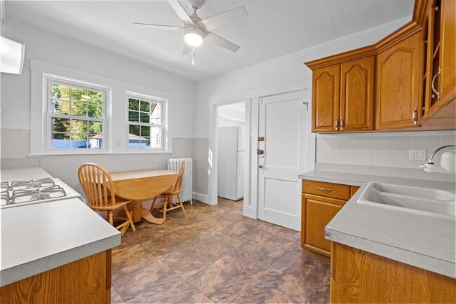 Building Photo - 19 Alabama St