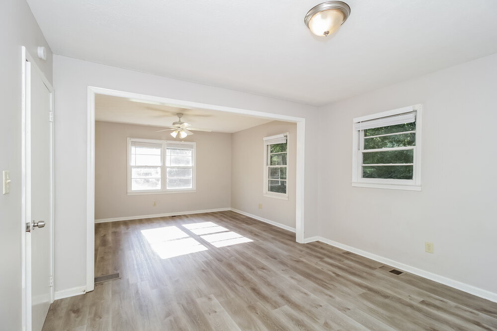 Building Photo - 2082 Warren Dr SW